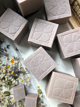 Load image into Gallery viewer, Wild Irish Violet & Daisy (NEW)