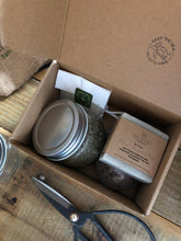 Load image into Gallery viewer, Pumice Mint Foot Care Set (product x 4)