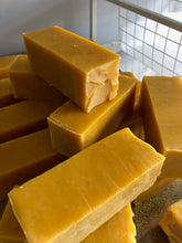 Load image into Gallery viewer, Mr. Bloom's Lemon