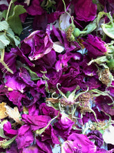 Load image into Gallery viewer, Rose Petals Conditioning Shampoo Bar - Dry Hair