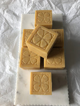 Load image into Gallery viewer, Wild Irish Dandelion Honey (NEW)
