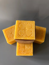 Load image into Gallery viewer, Mr. Bloom&#39;s Lemon
